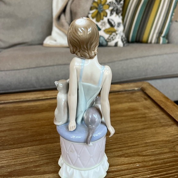 Lladro’ Figurine (Retired): 5443 Bedtime - Picture 5 of 6